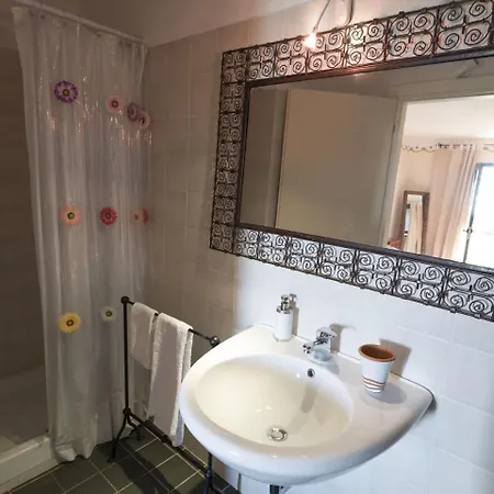 Sleeps 6 Pool Wifi