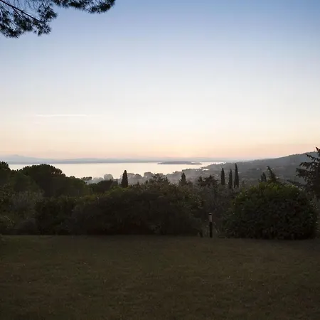 Sleeps 6 Pool Wifi Villa *